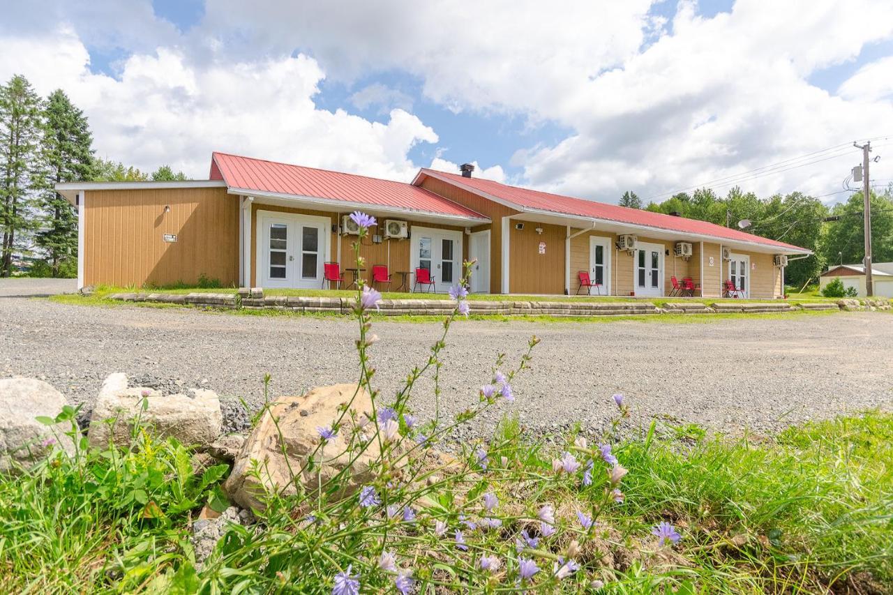 Le Saint Alex Motel Buitenkant foto