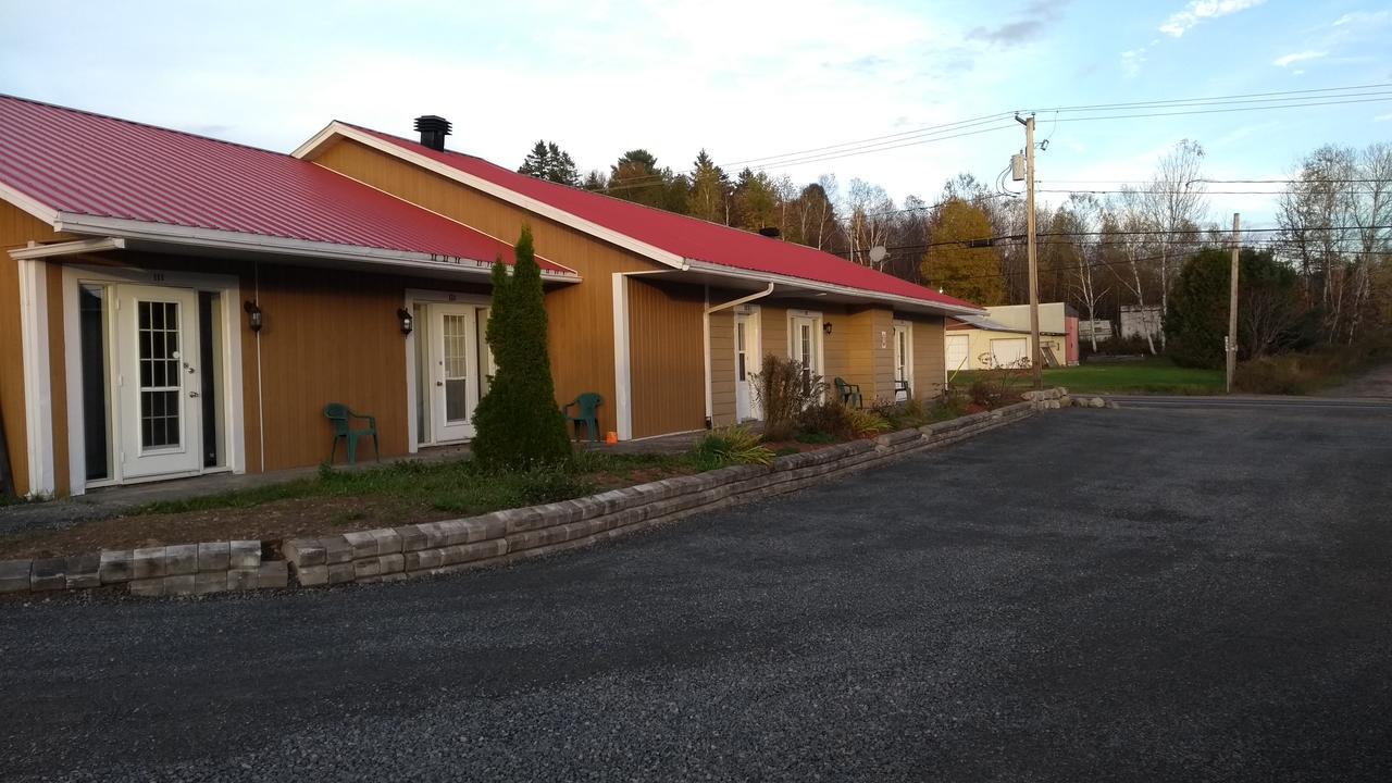 Le Saint Alex Motel Buitenkant foto