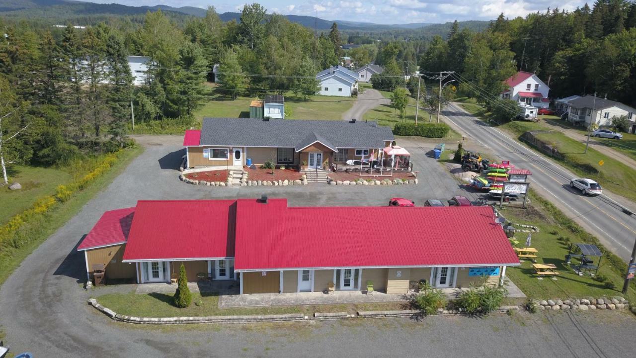 Le Saint Alex Motel Buitenkant foto